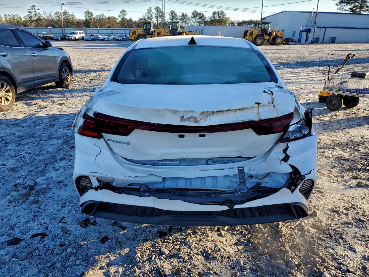 2022 Kia Forte Fe - Image 6
