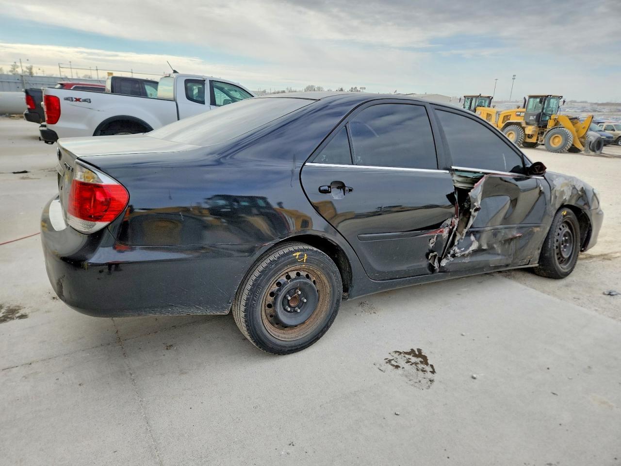 2005 Toyota Camry Le - Фото 3