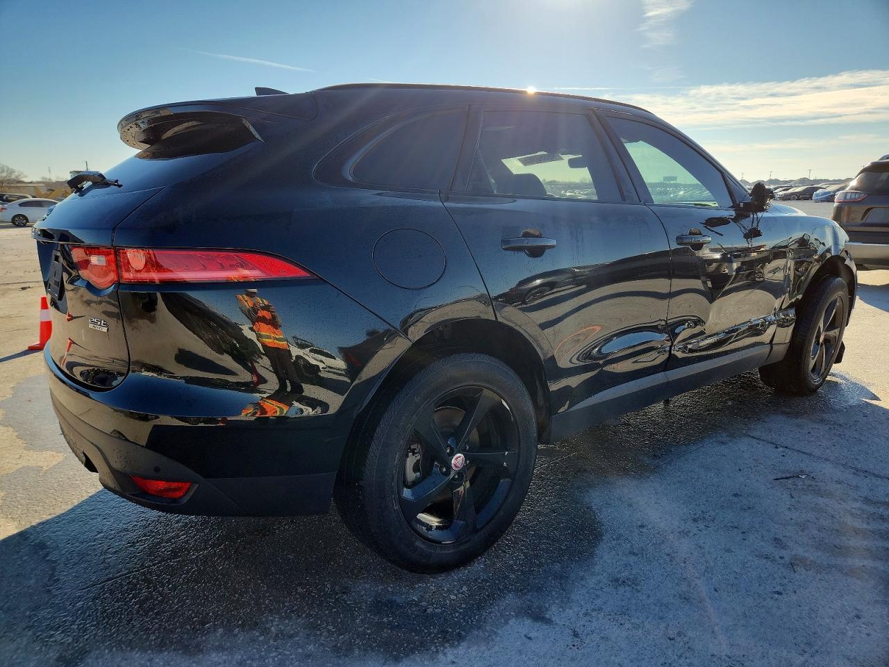 2020 Jaguar F-Pace Premium - Фото 3