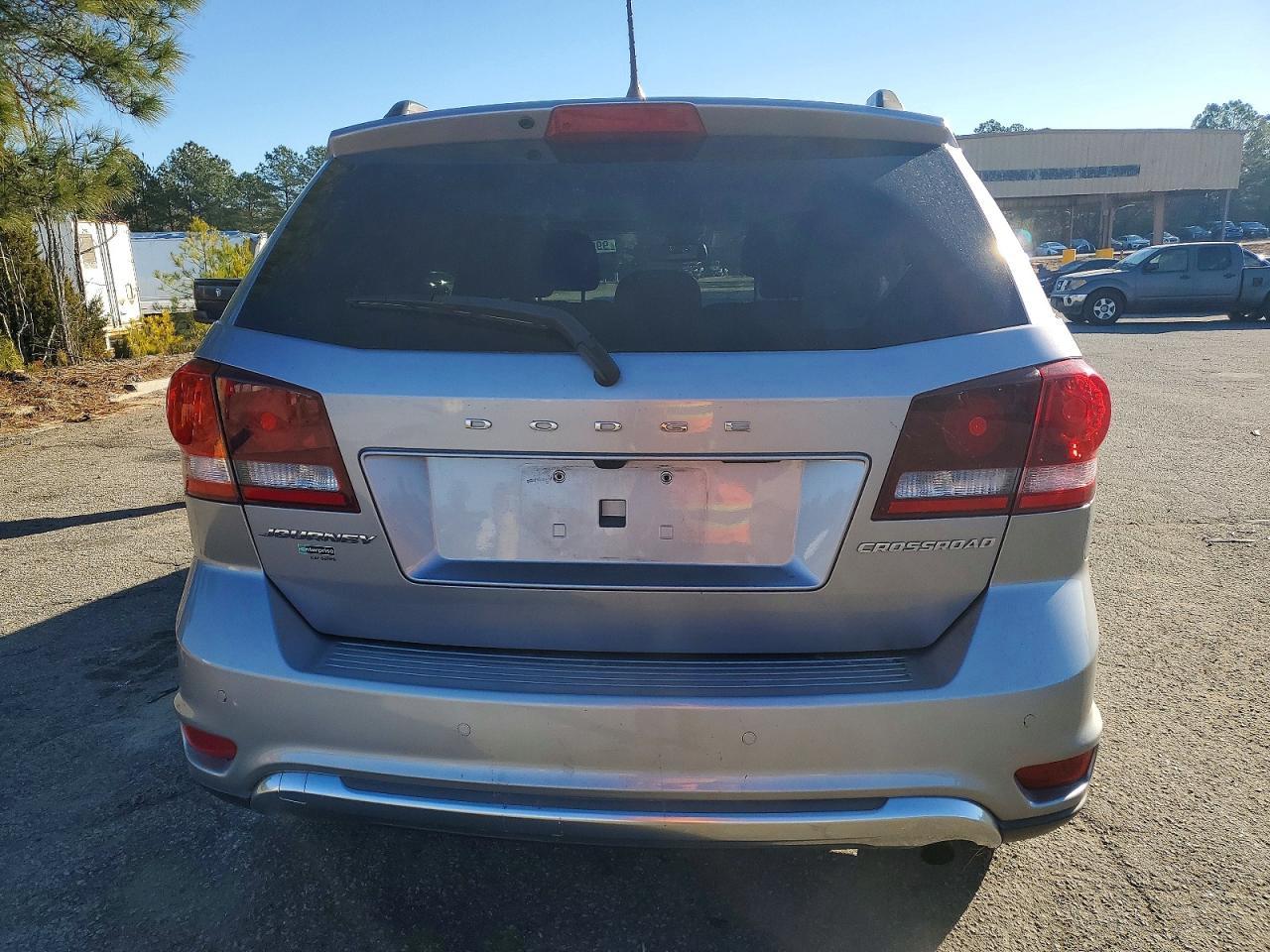 2020 Dodge Journey Crossroad - Image 6