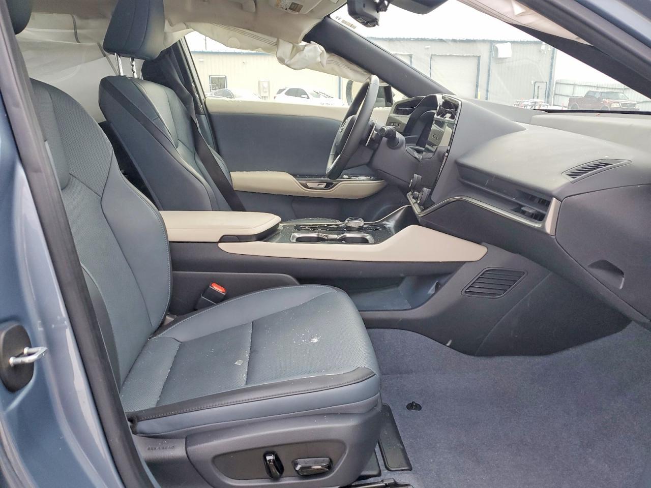 2023 Lexus Rz 450E - Image 7