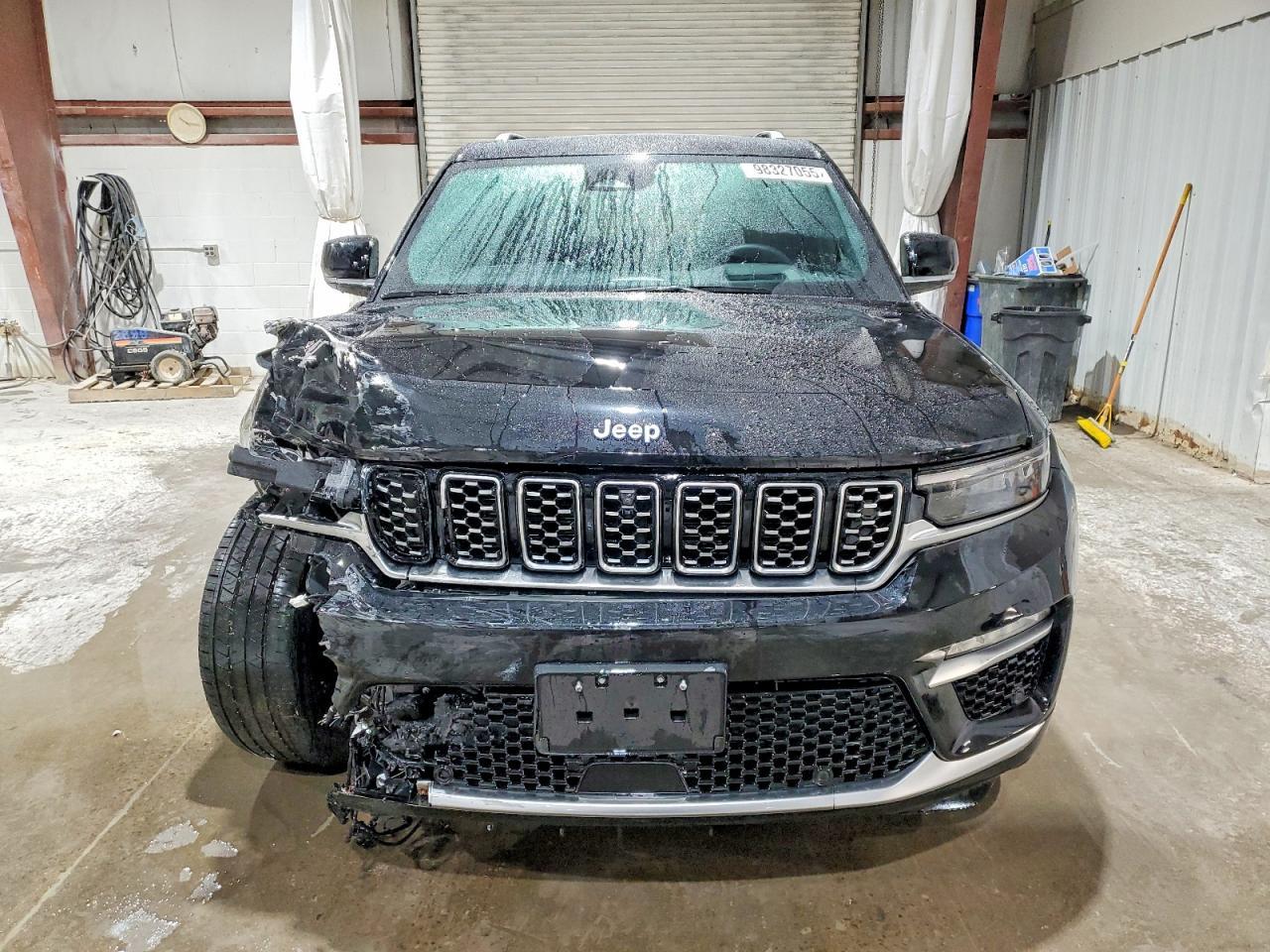 2023 Jeep Grand Cherokee Summit 4Xe - Image 5