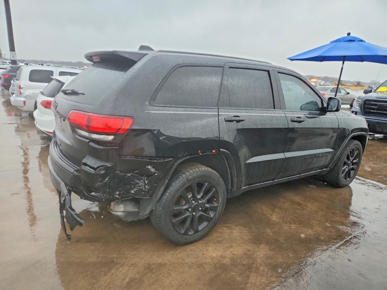 2018 Jeep Grand Cherokee Laredo - Image 3
