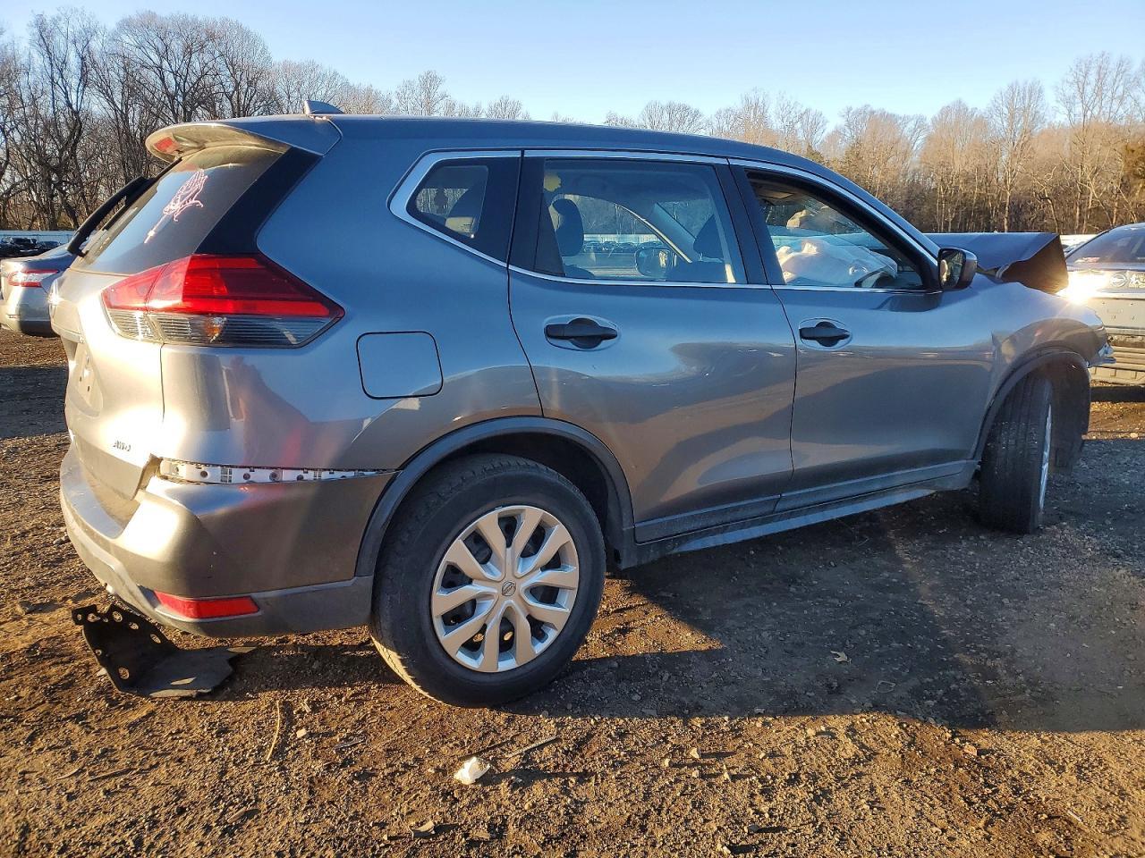 2017 Nissan Rogue S - Image 3