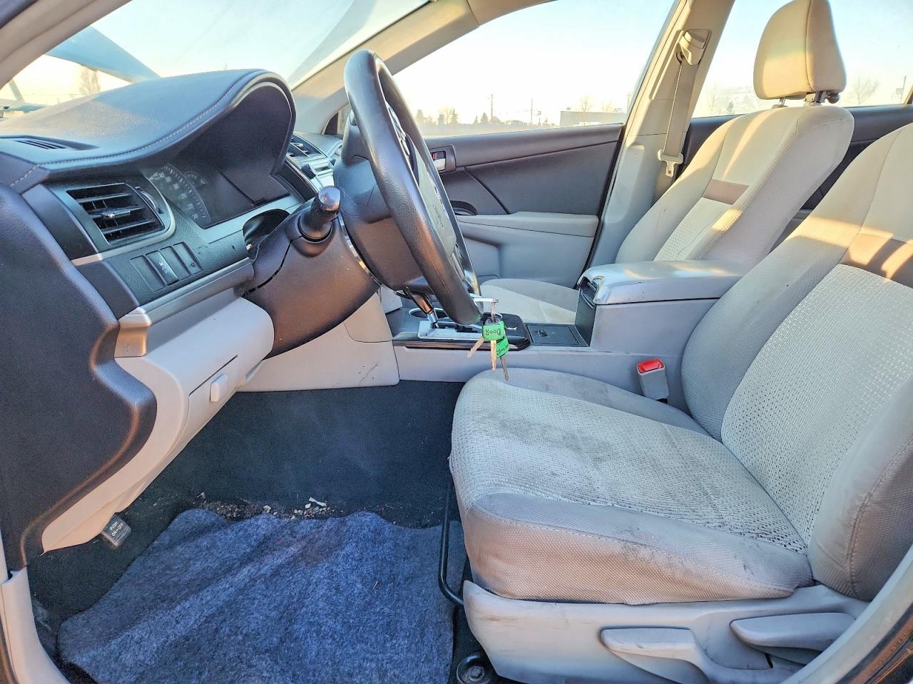 2014 Toyota Camry Le 4Dr - Image 7