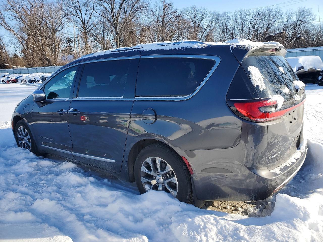 2021 Chrysler Pacifica Hybrid Pinnacle - Image 2