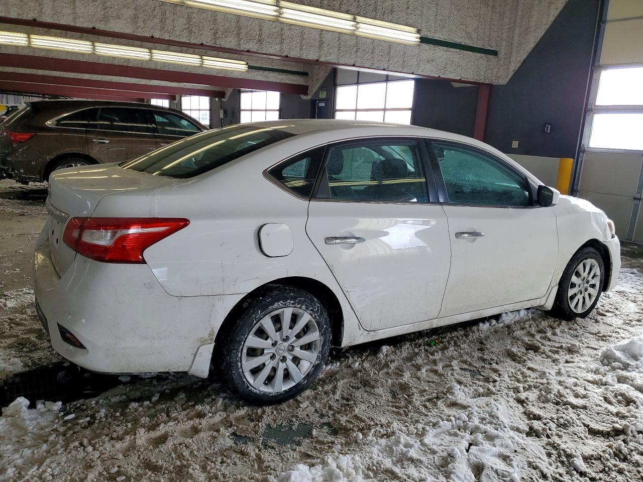2019 Nissan Sentra S - Фото 3