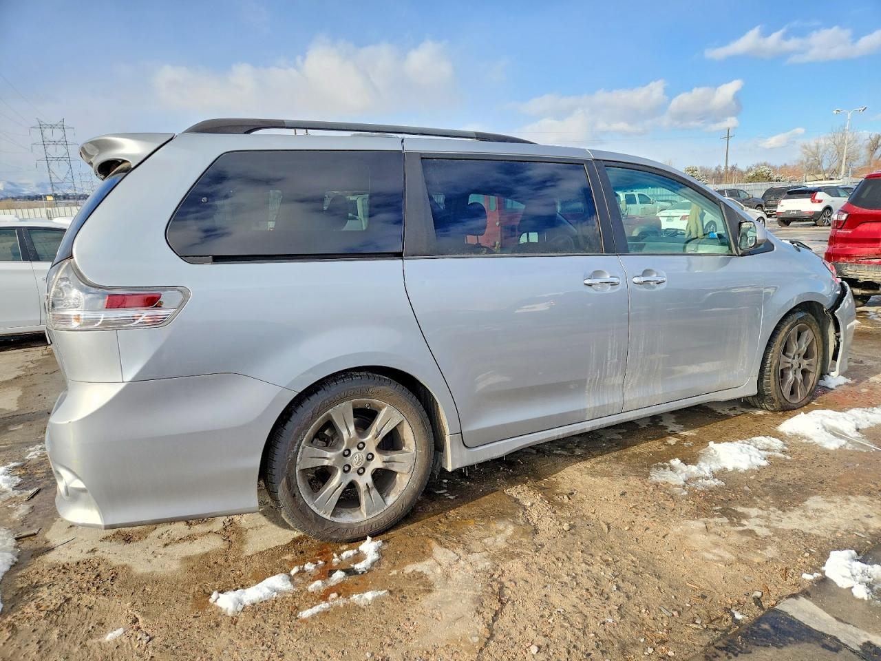 2014 Toyota Sienna Se 8-Passenger - Image 3