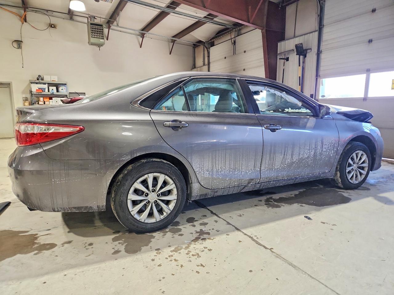 2017 Toyota Camry Le - Image 3