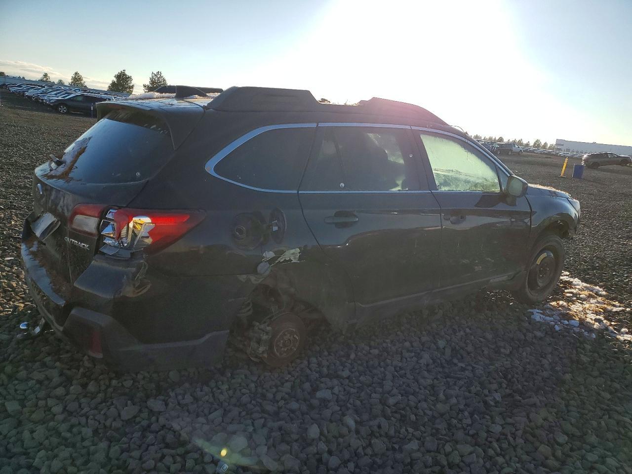 2018 Subaru Outback 2.5I Premium - Фото 3