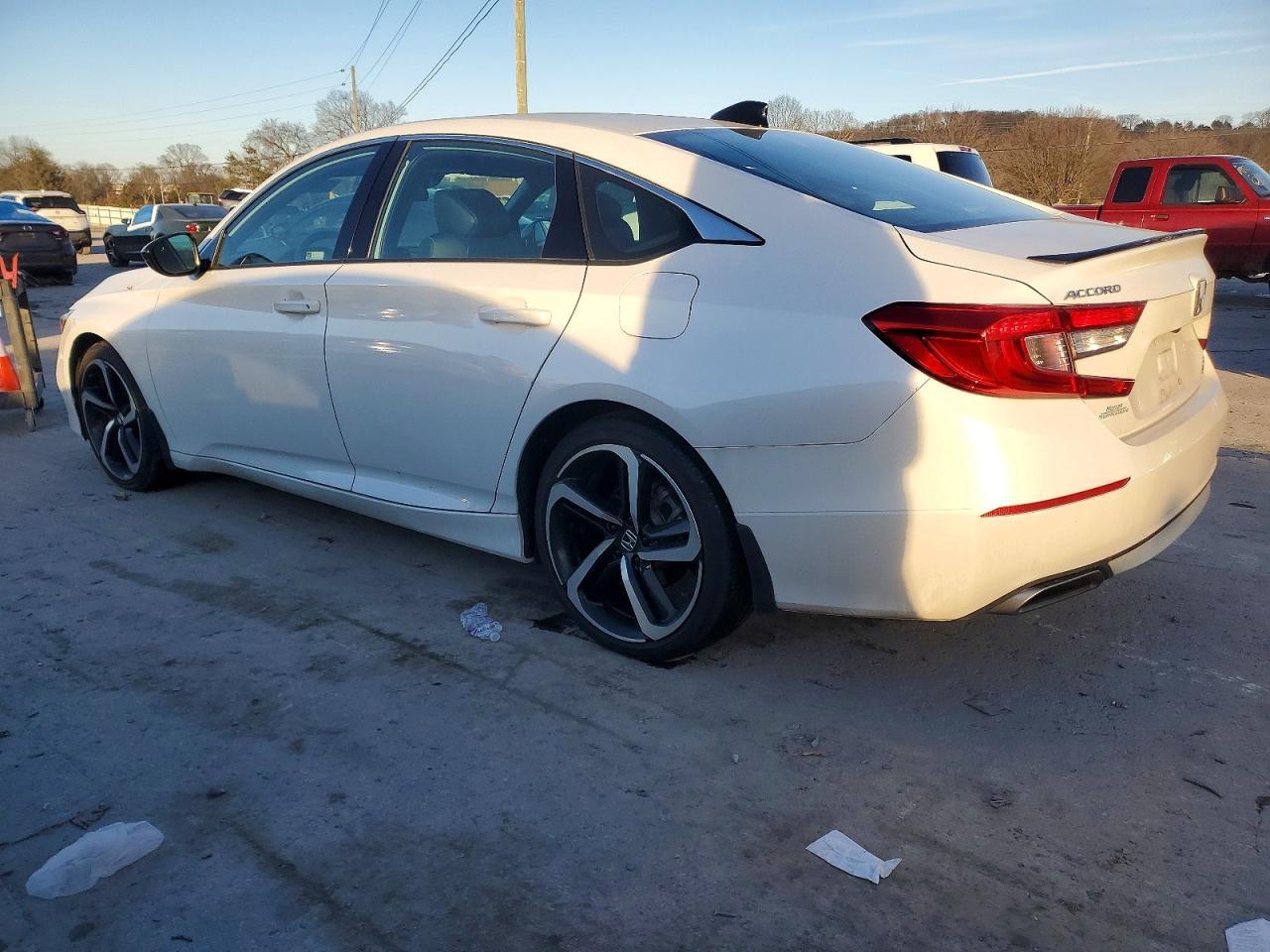 2022 Honda Accord Sport - Фото 2
