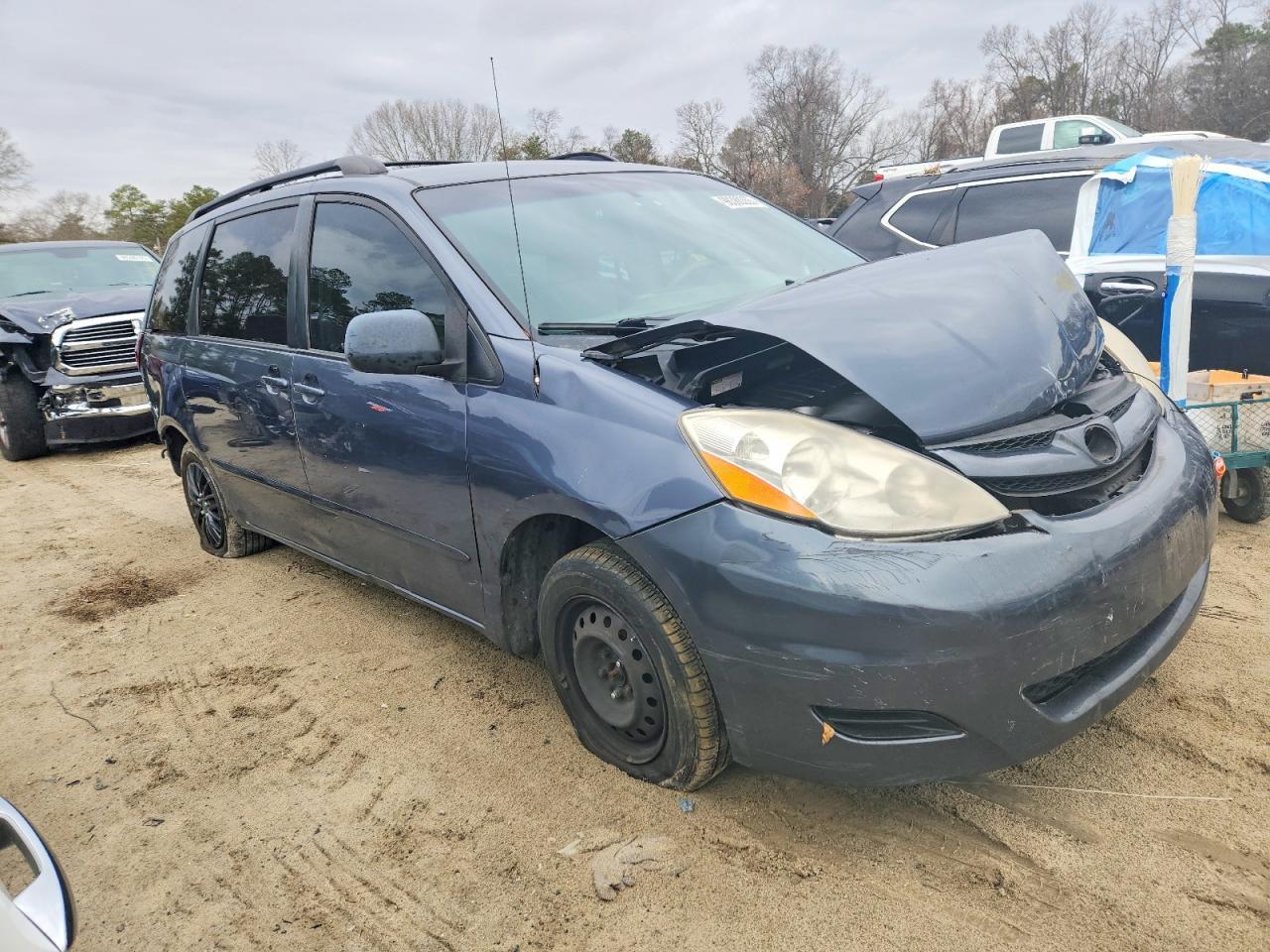 2009 Toyota Sienna Ce - Фото 4