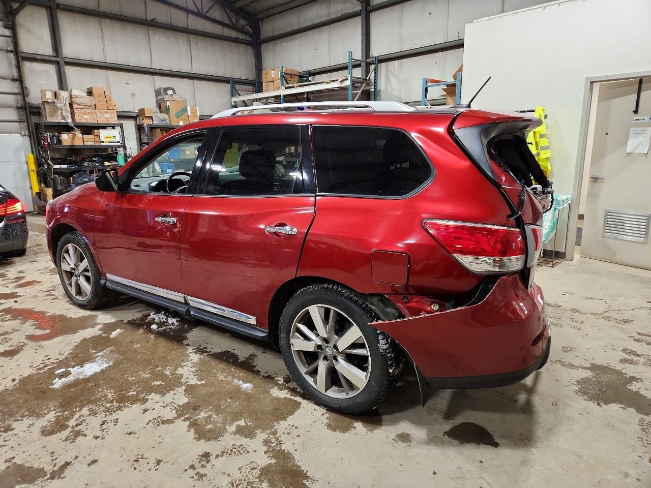 2014 Nissan Pathfinder S - Image 2