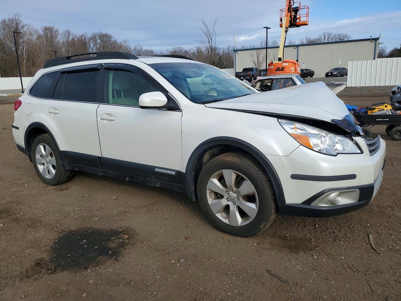 2011 Subaru Outback 2.5I Limited - Image 4