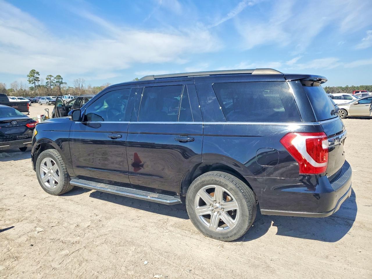 2019 Ford Expedition Xlt - Фото 2