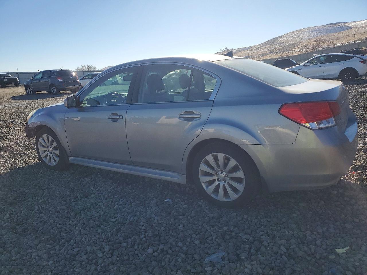 2011 Subaru Legacy 2.5I Limited - Фото 2