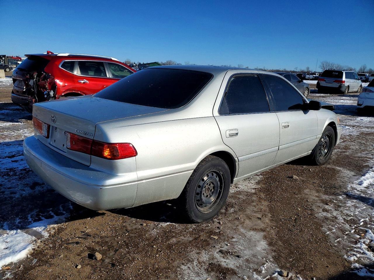2000 Toyota Camry Ce - Фото 3