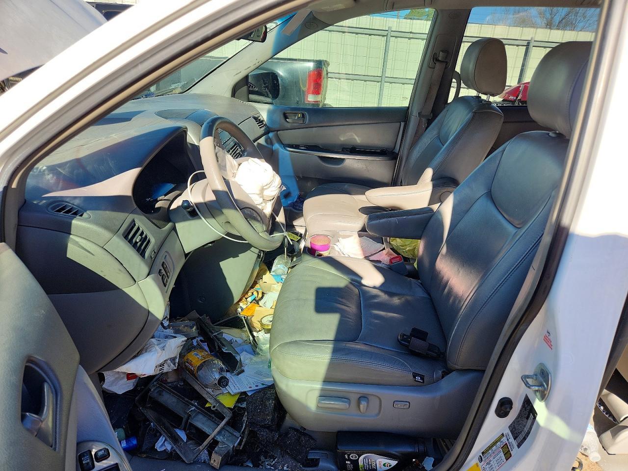 2008 Toyota Sienna Ce - Image 7