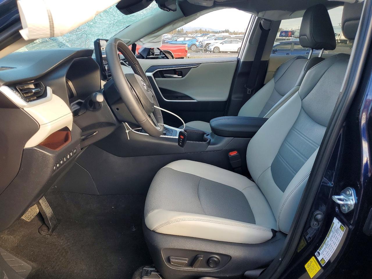 2025 Toyota Rav4 Limited - Image 7