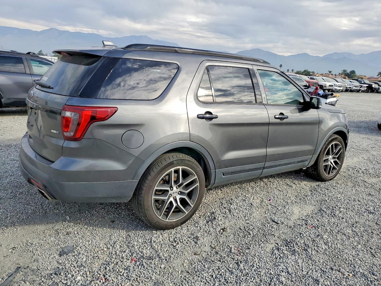 2016 Ford Explorer Sport - Image 3