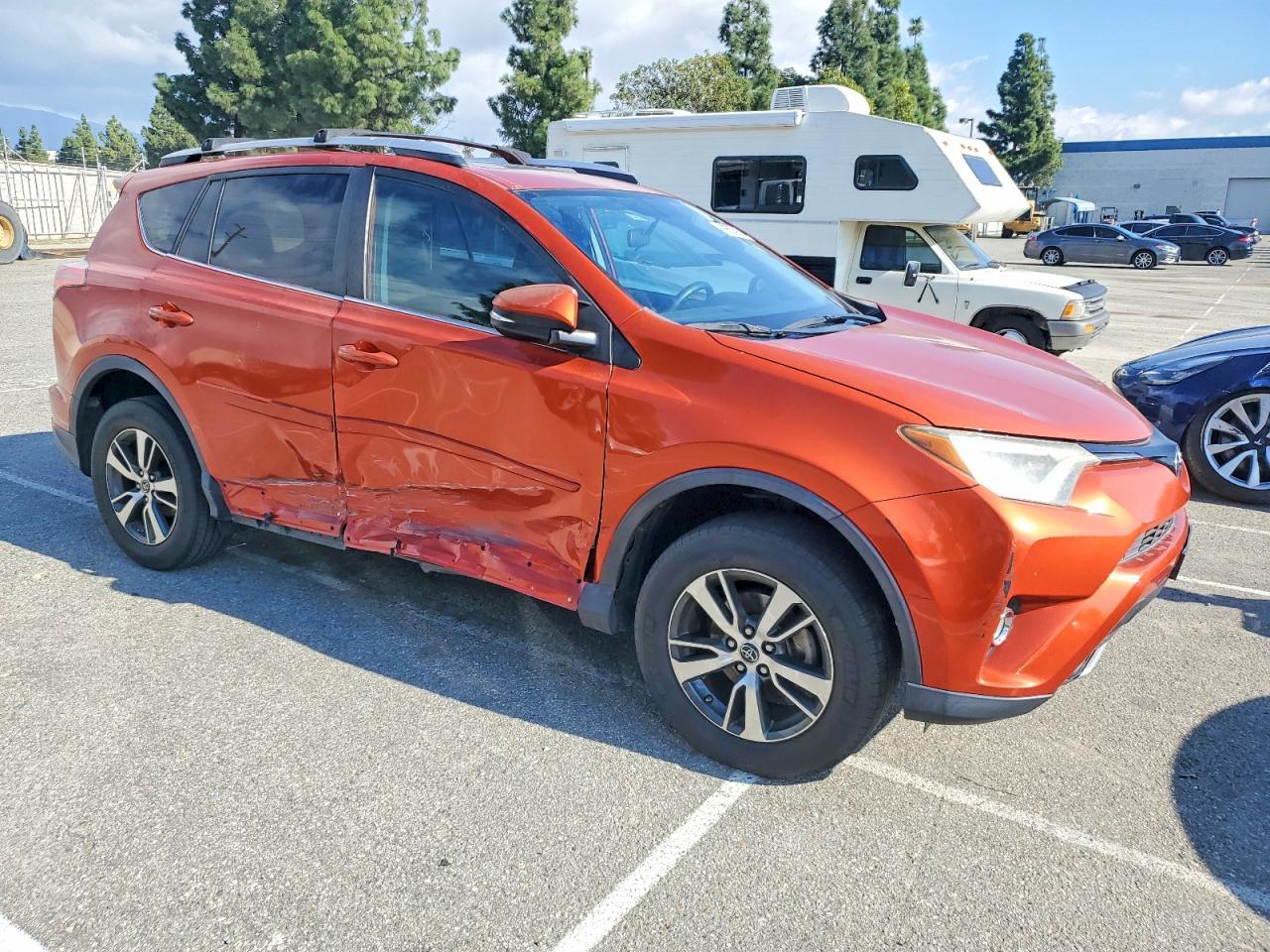 2016 Toyota Rav4 Xle - Image 4