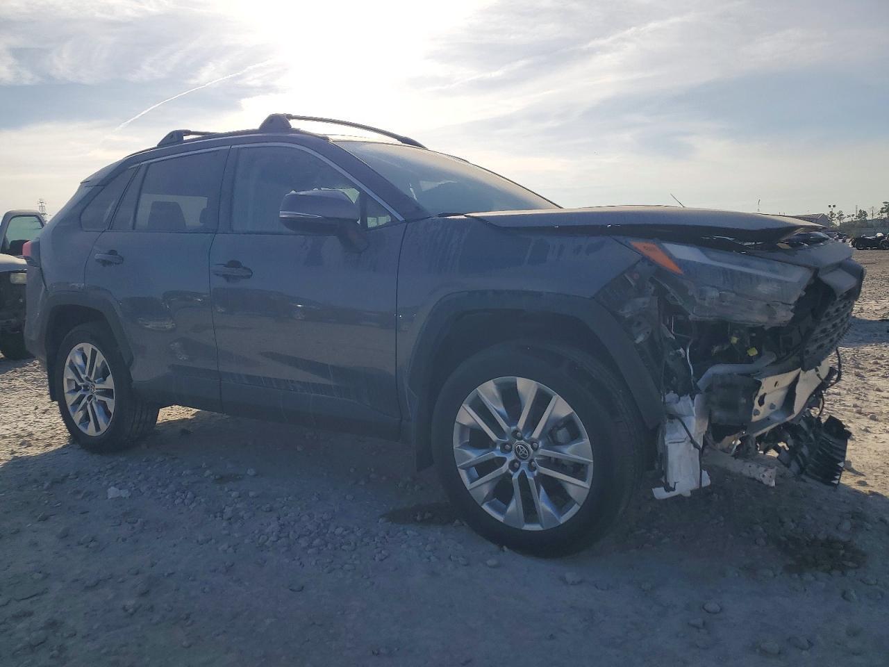 2025 Toyota Rav4 Xle Premium - Image 4