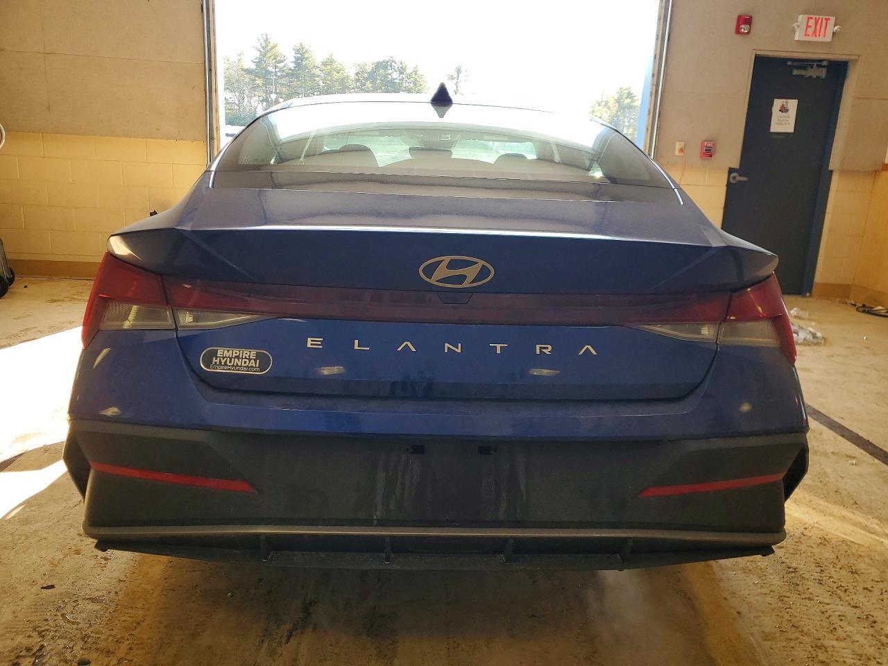 2025 Hyundai Elantra Se - Фото 6