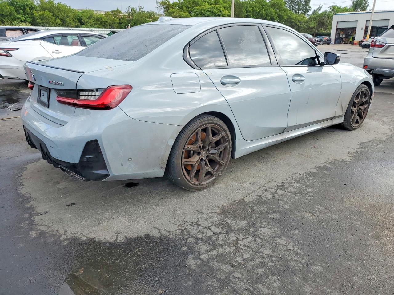 2025 BMW M340Xi - Фото 3