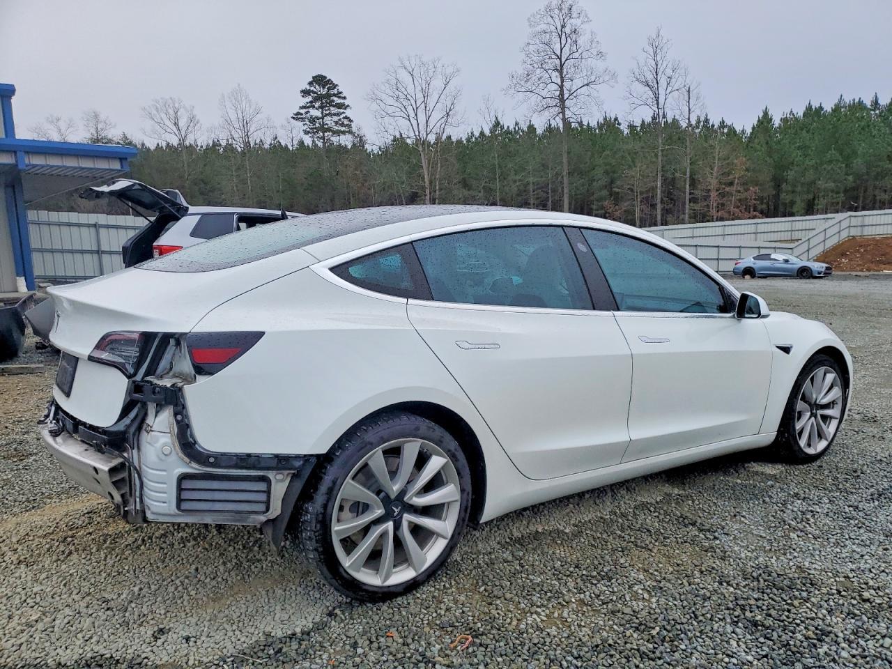2020 Tesla Model 3 - Image 3