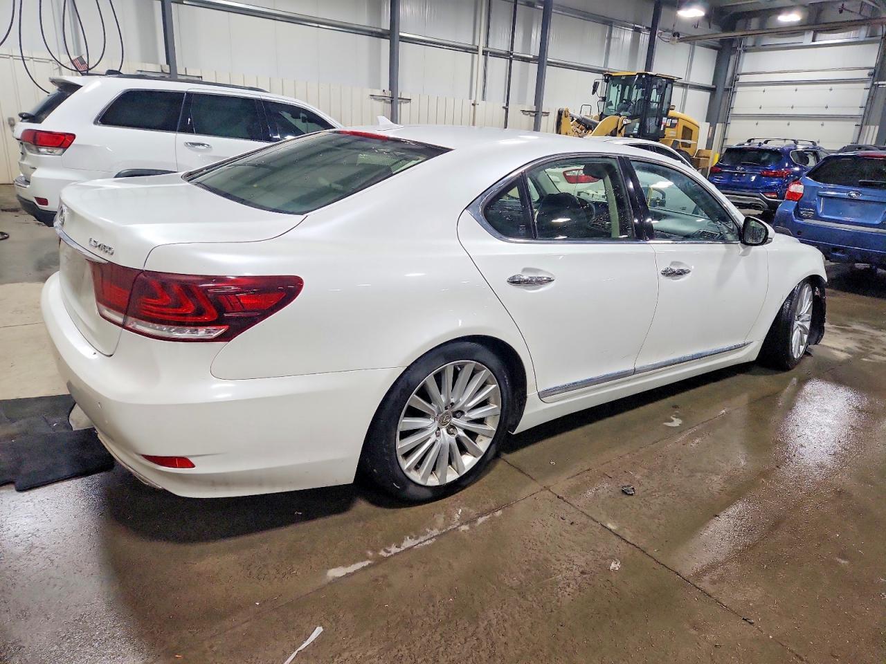 2013 Lexus Ls 460 - Image 3