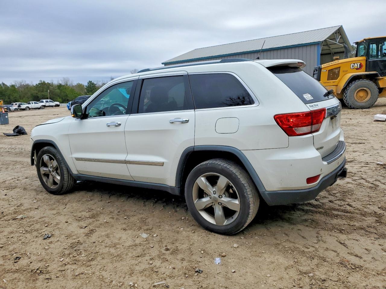 2013 Jeep Grand Cherokee Limited - Image 2