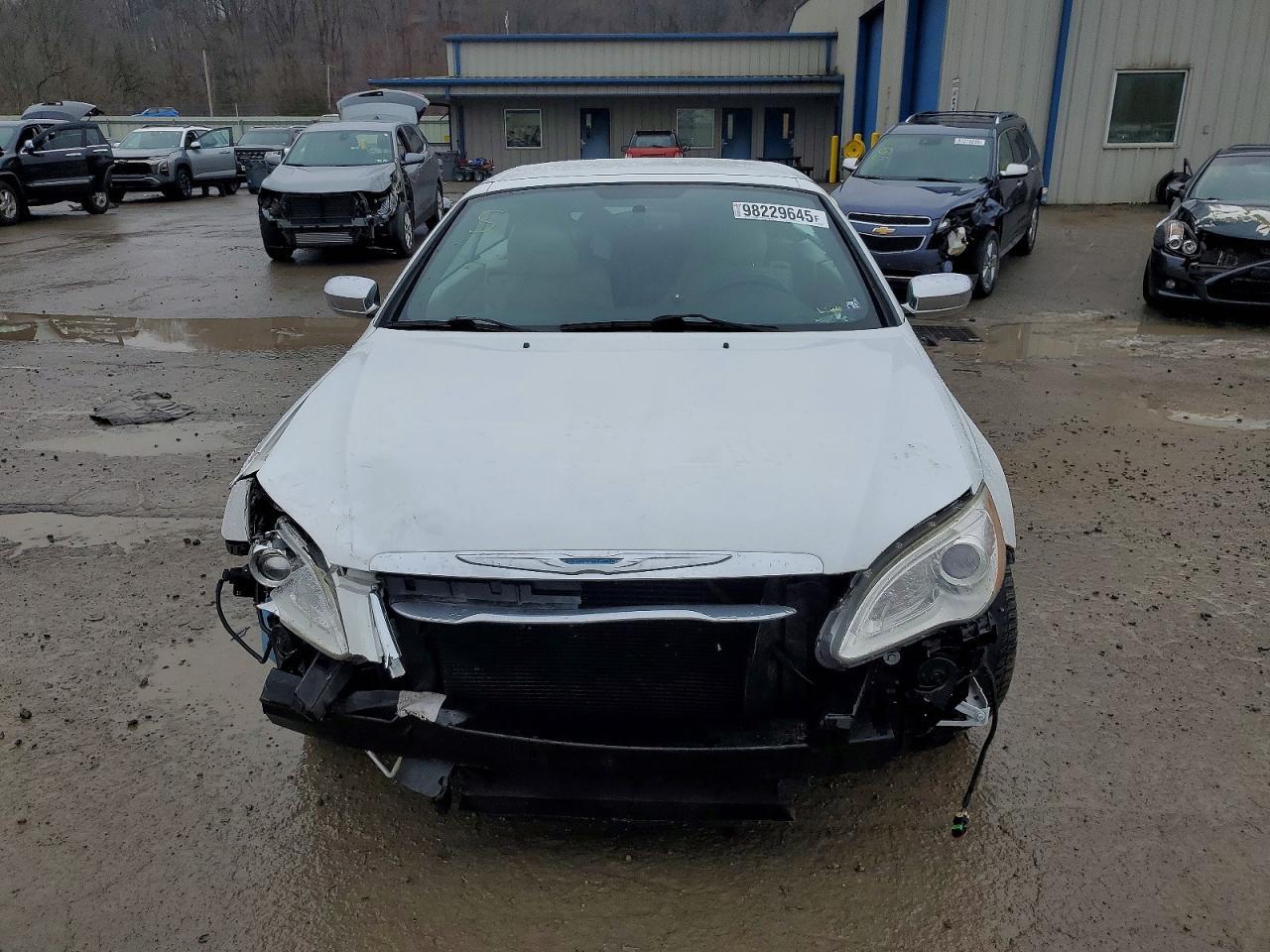 2013 Chrysler 200 Limited - Image 5