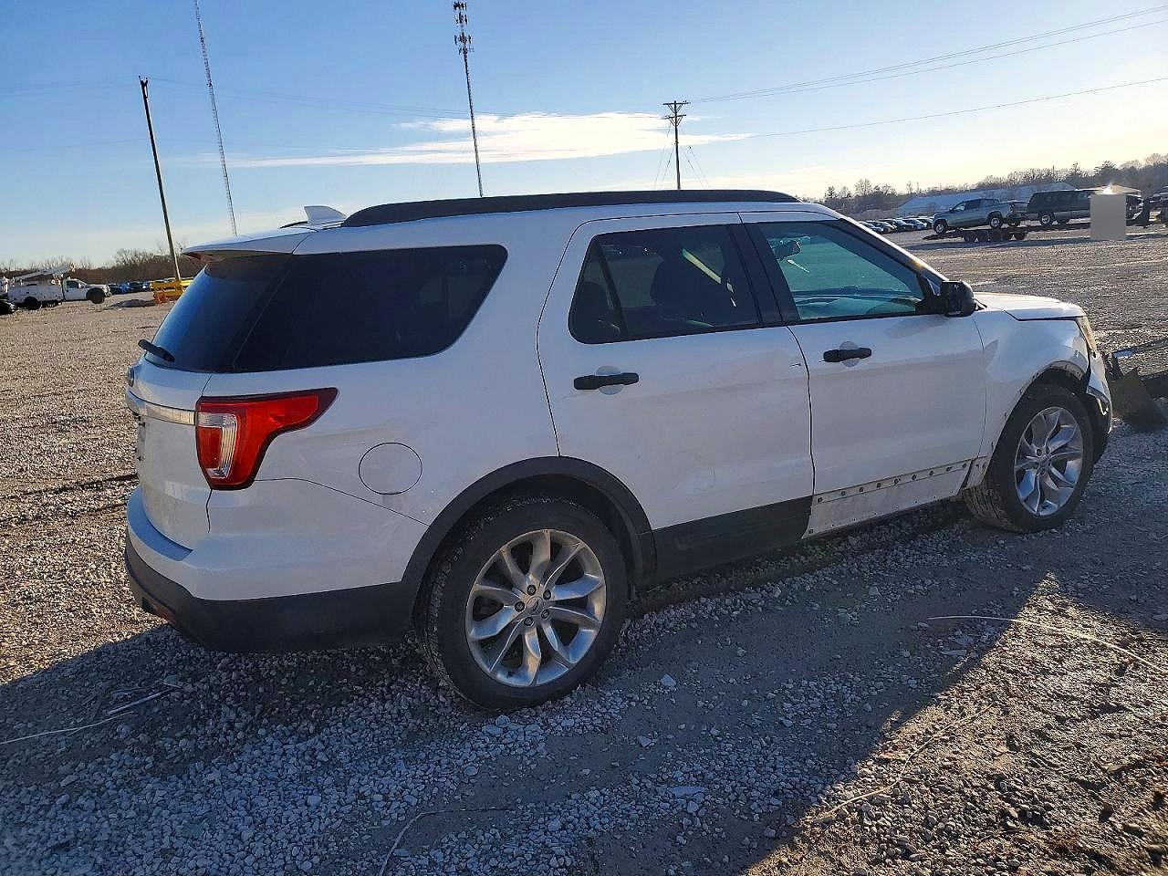 2016 Ford Explorer - Image 3