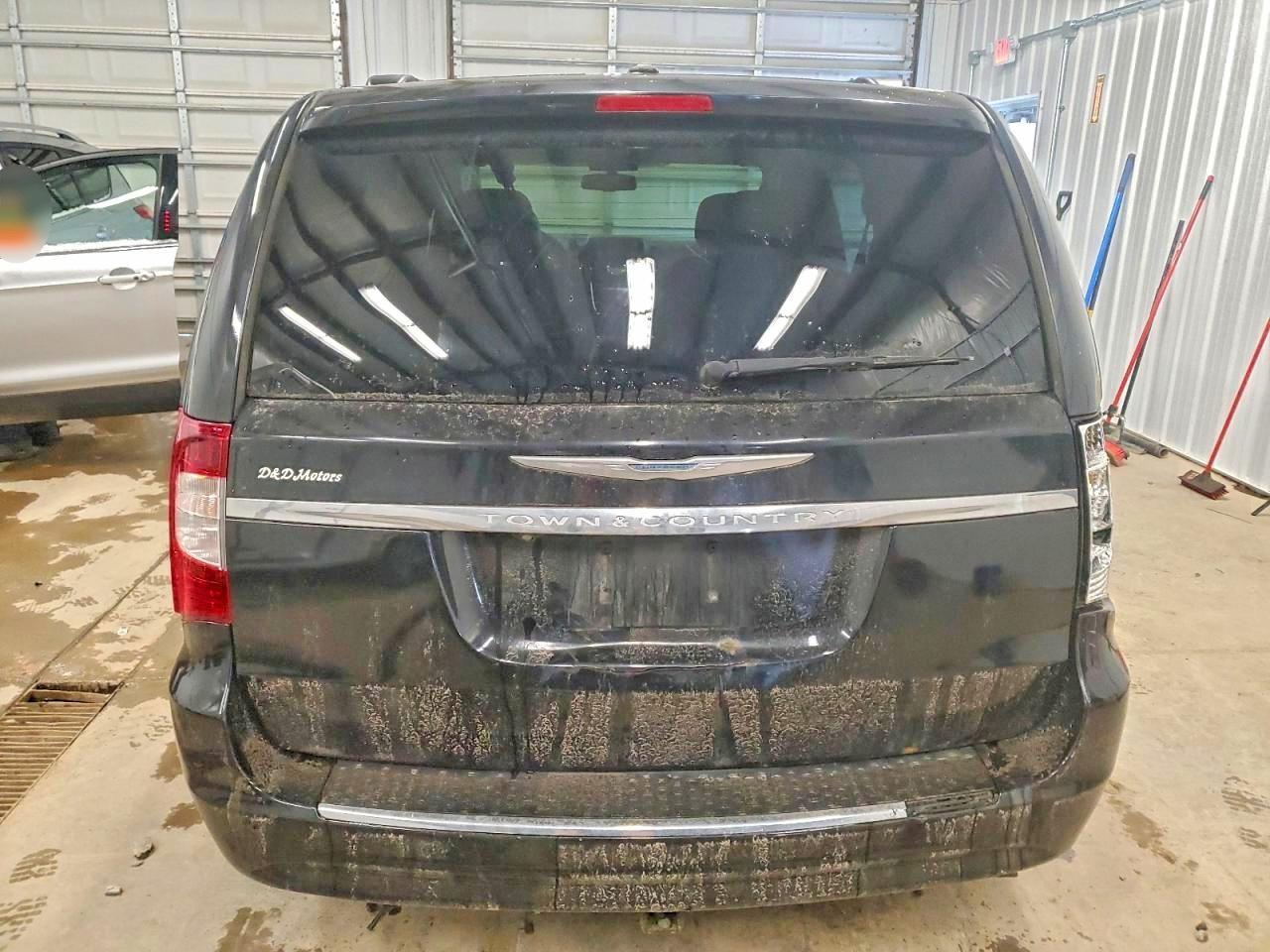 2012 Chrysler Town & Country Touring - Фото 6