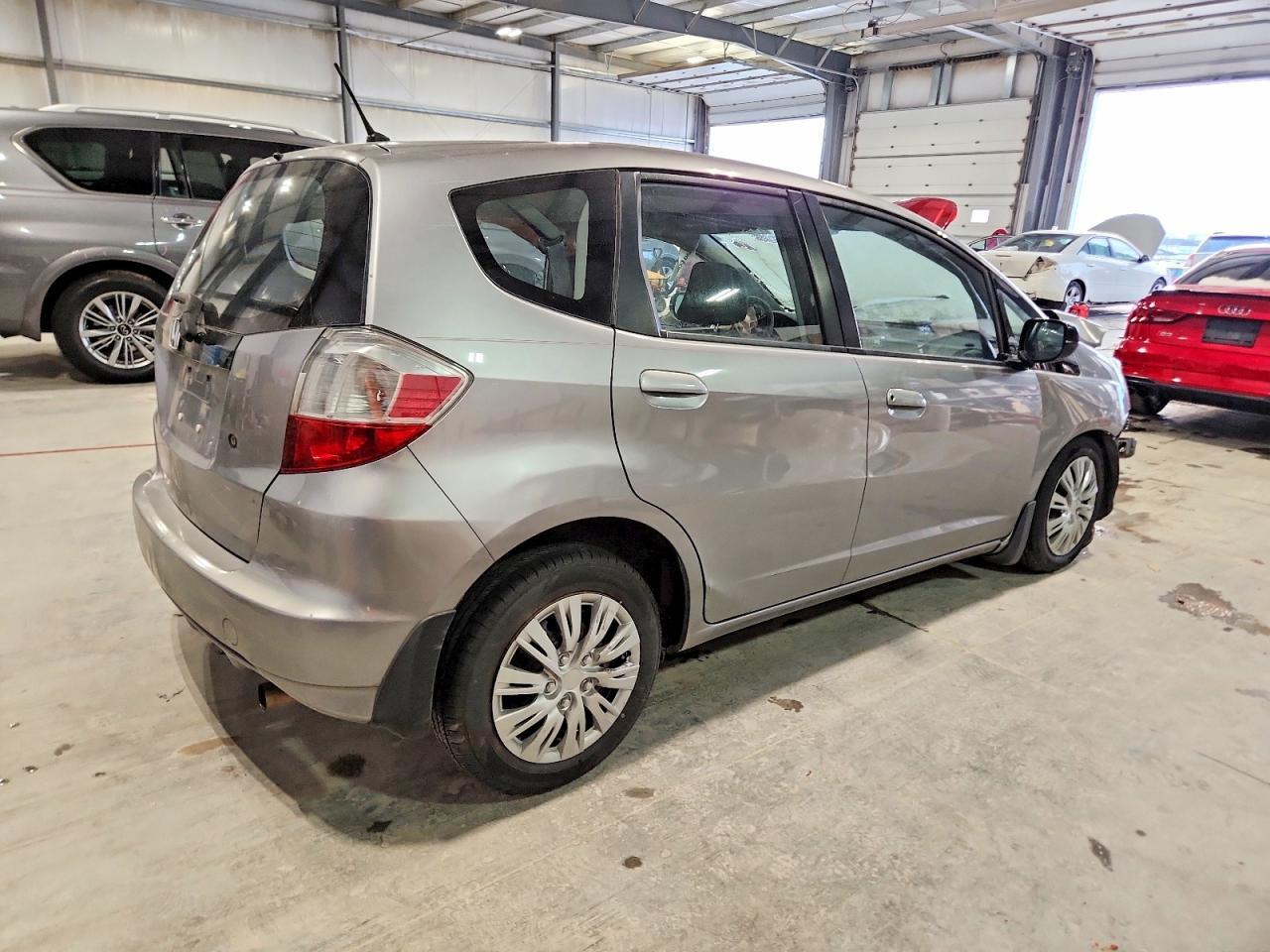 2010 Honda Fit - Фото 3