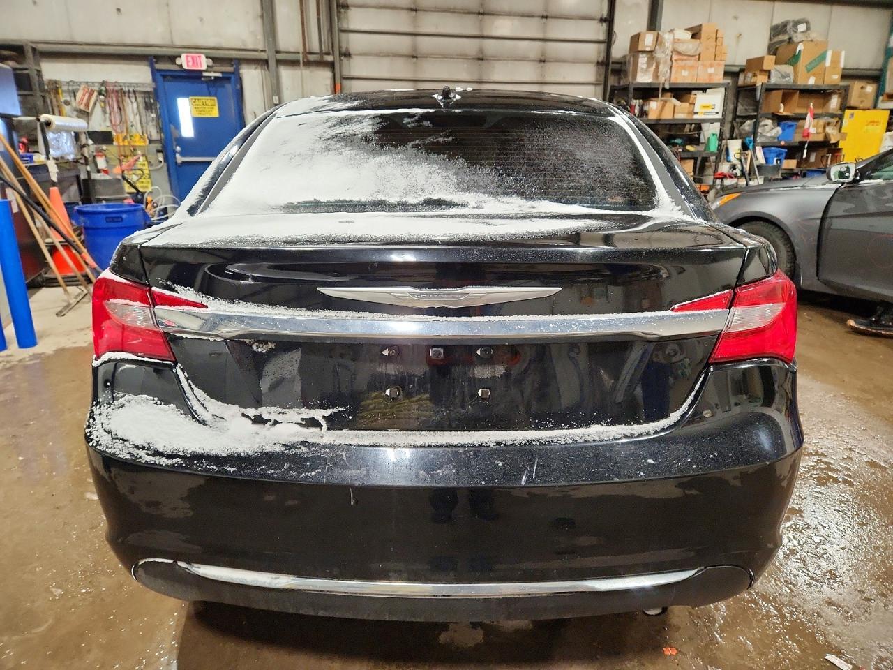 2013 Chrysler 200 Touring - Фото 6