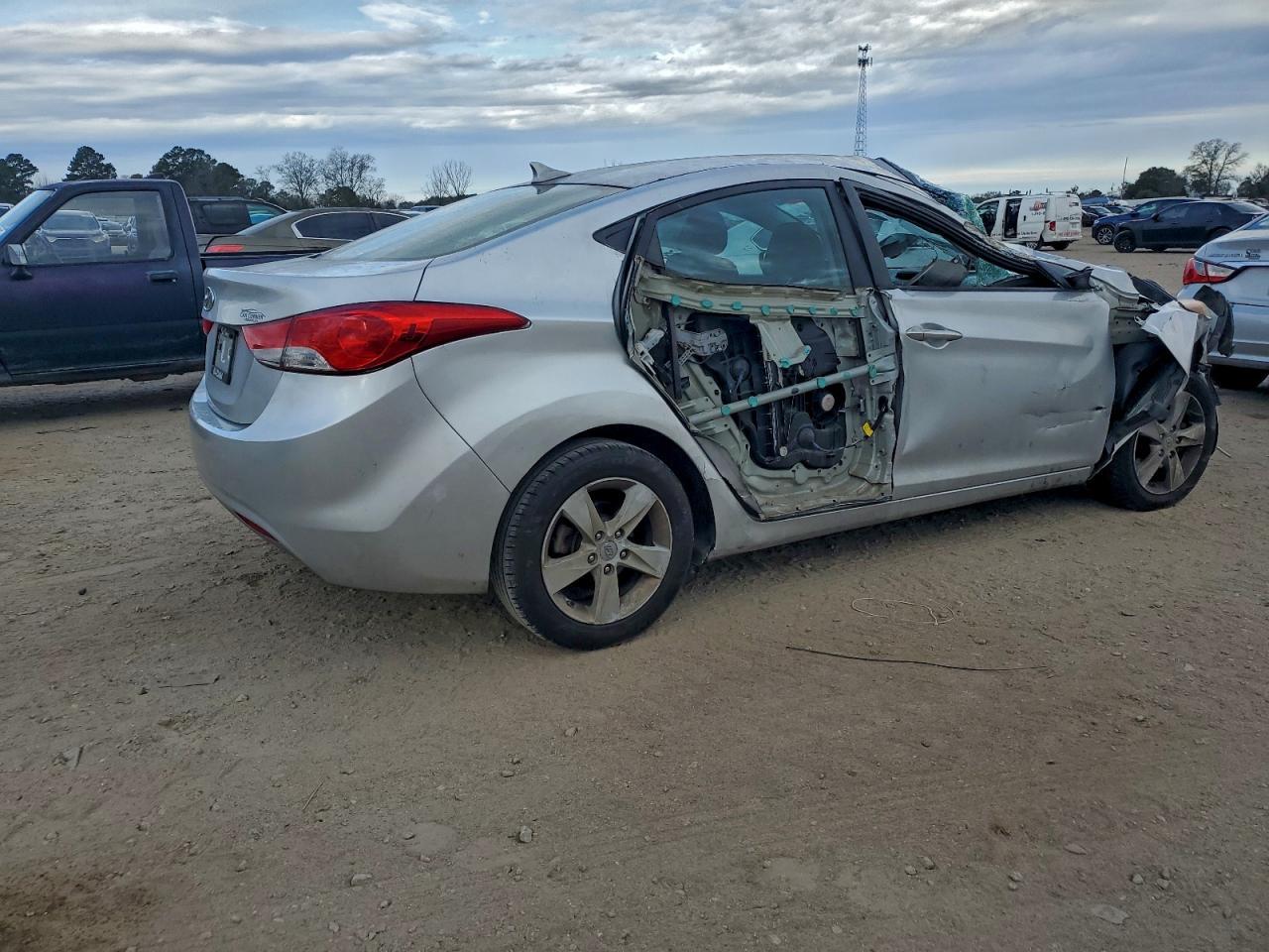 2013 Hyundai Elantra Gls - Фото 3