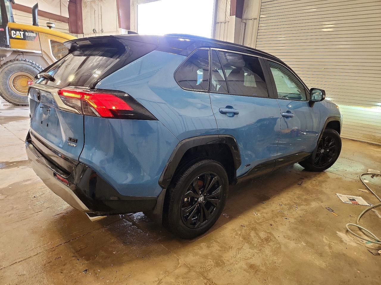 2025 Toyota Rav4 Xse - Image 3