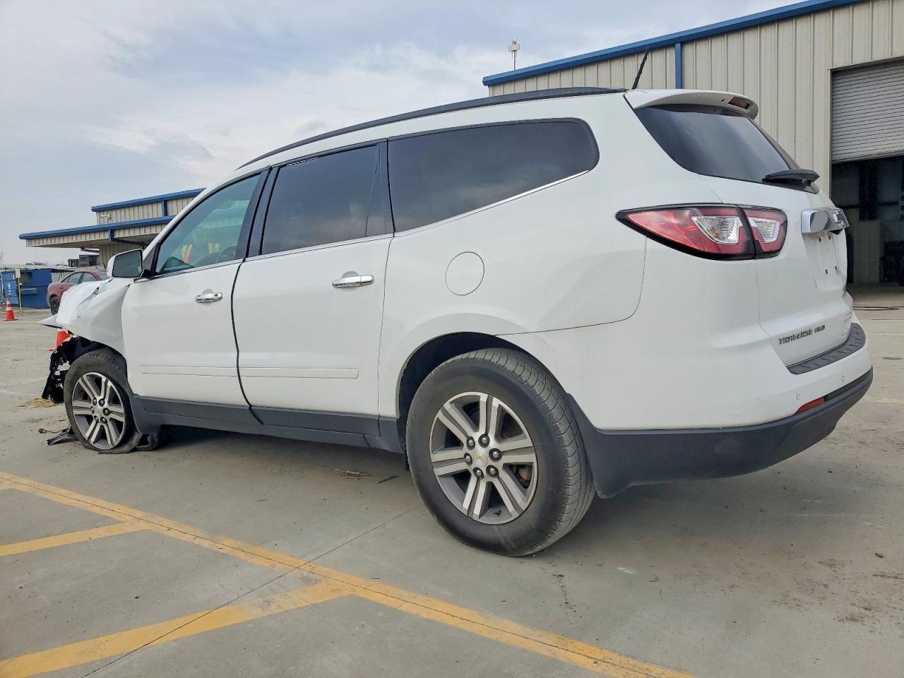 2017 Chevrolet Traverse Lt - Image 2