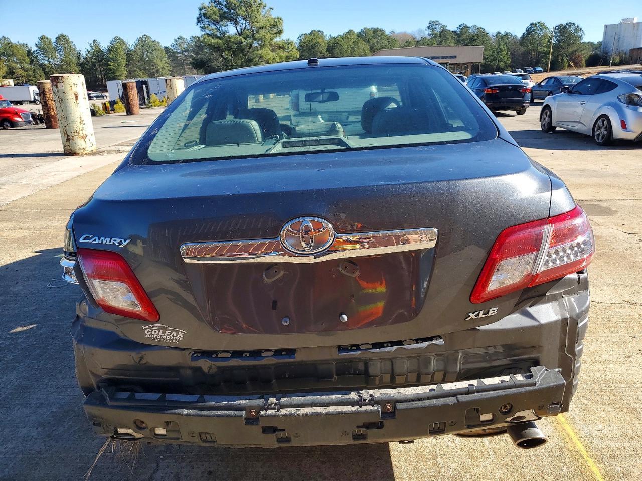 2011 Toyota Camry Base - Фото 6
