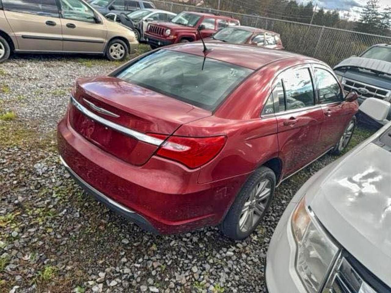 2013 Chrysler 200 Lx - Фото 4