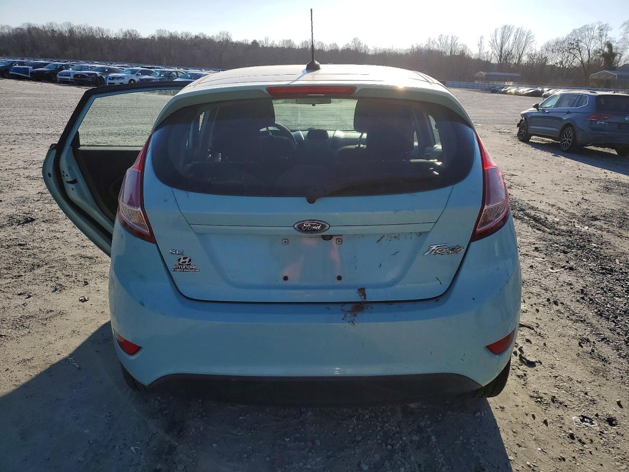 2019 Ford Fiesta Se - Image 6