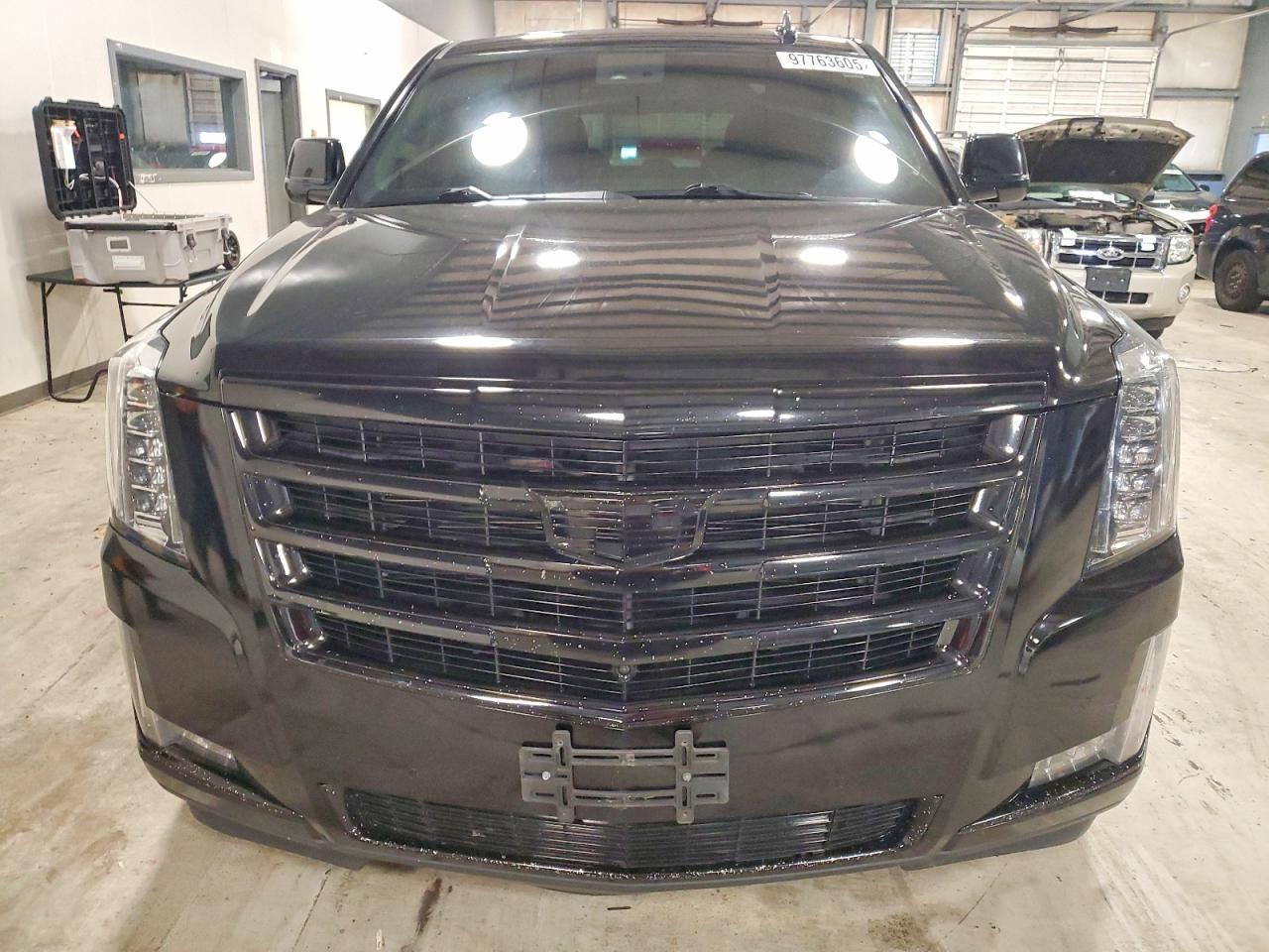 2016 Cadillac Escalade Luxury - Image 5