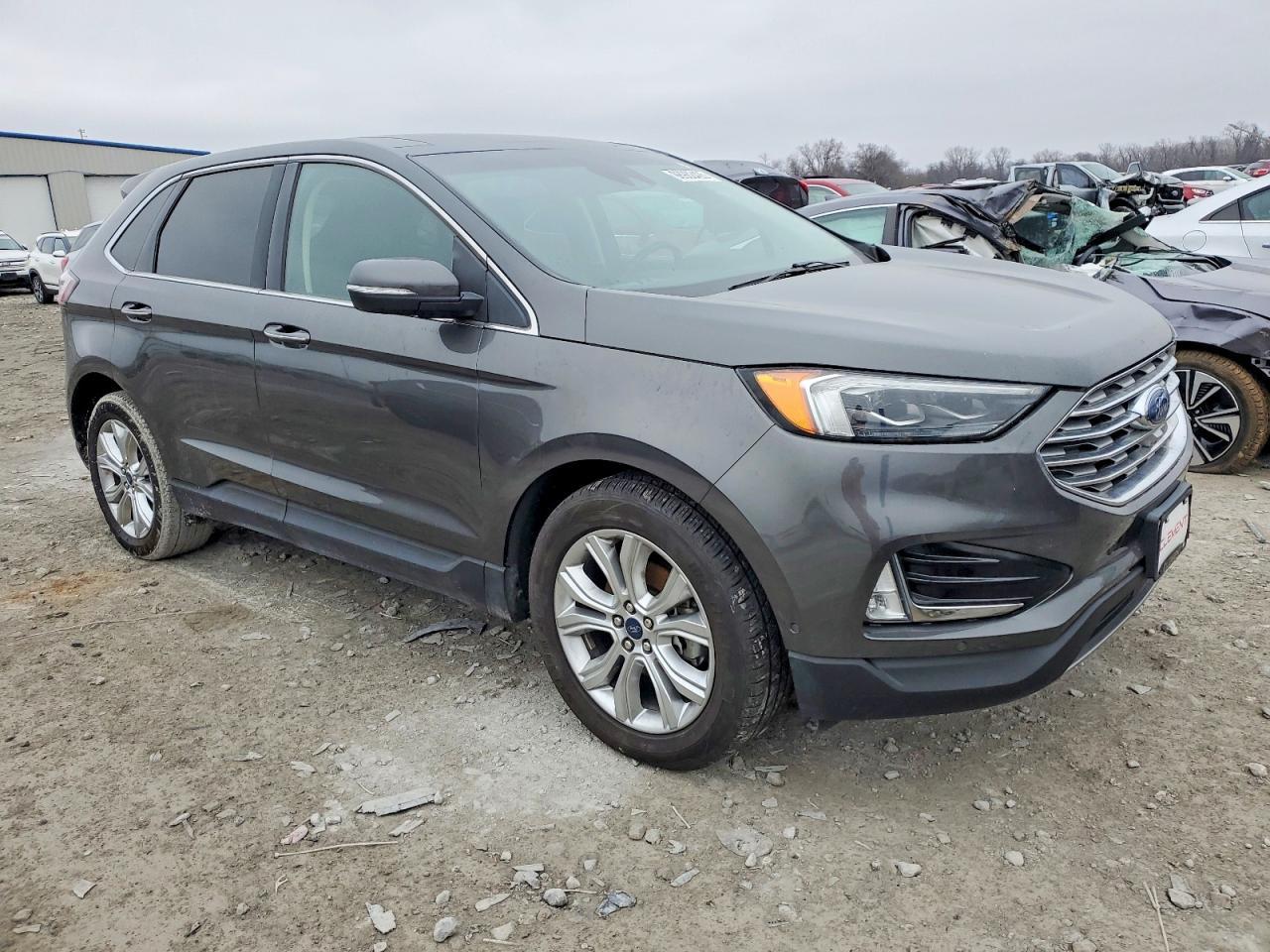 2020 Ford Edge Titanium - Image 4