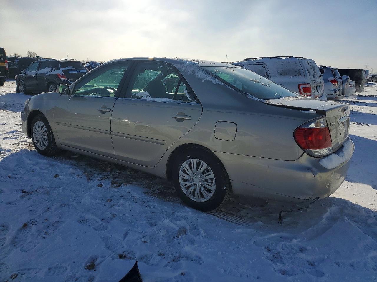 2005 Toyota Camry Le - Image 2