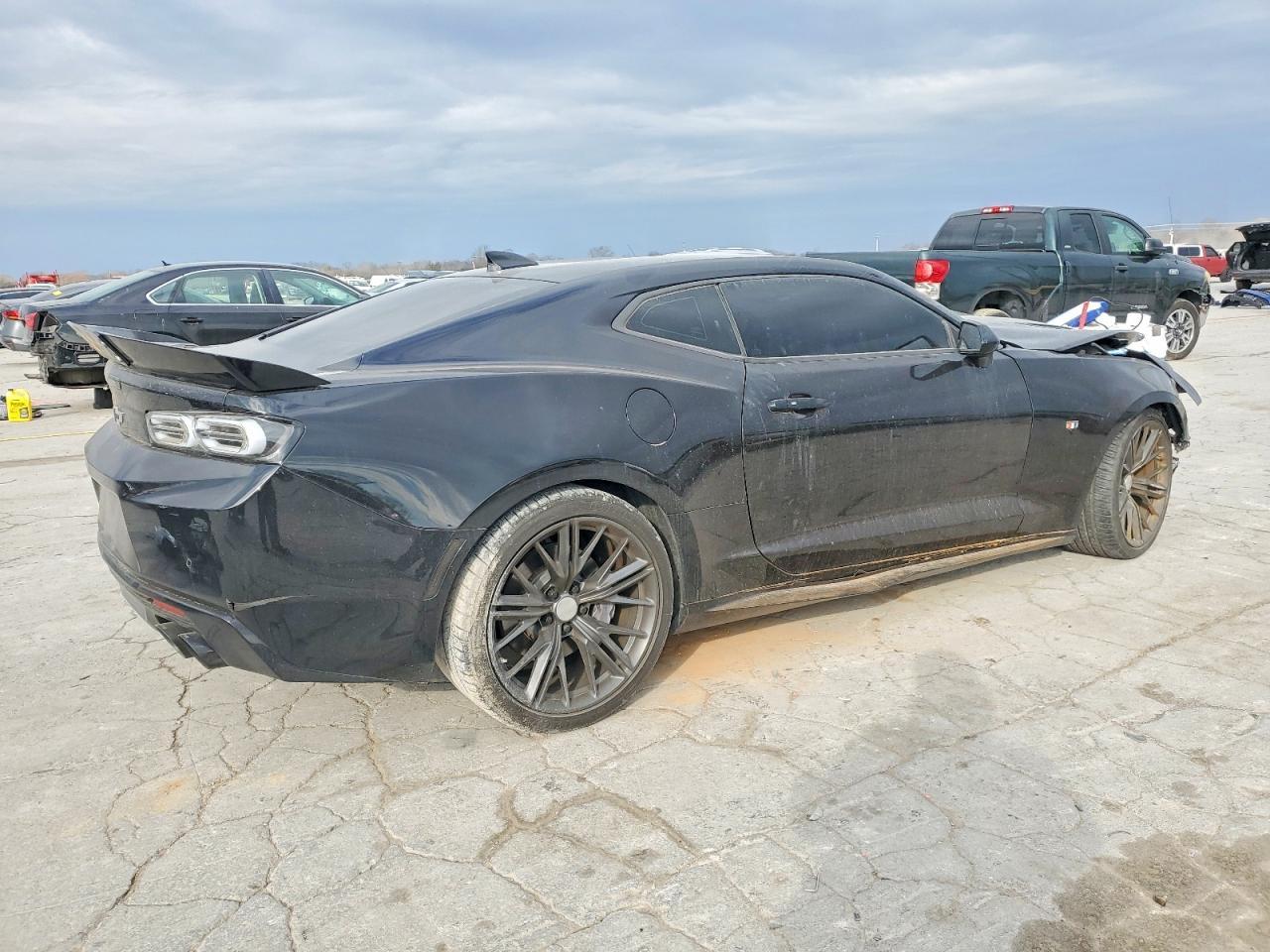 2017 Chevrolet Camaro Ss - Image 3