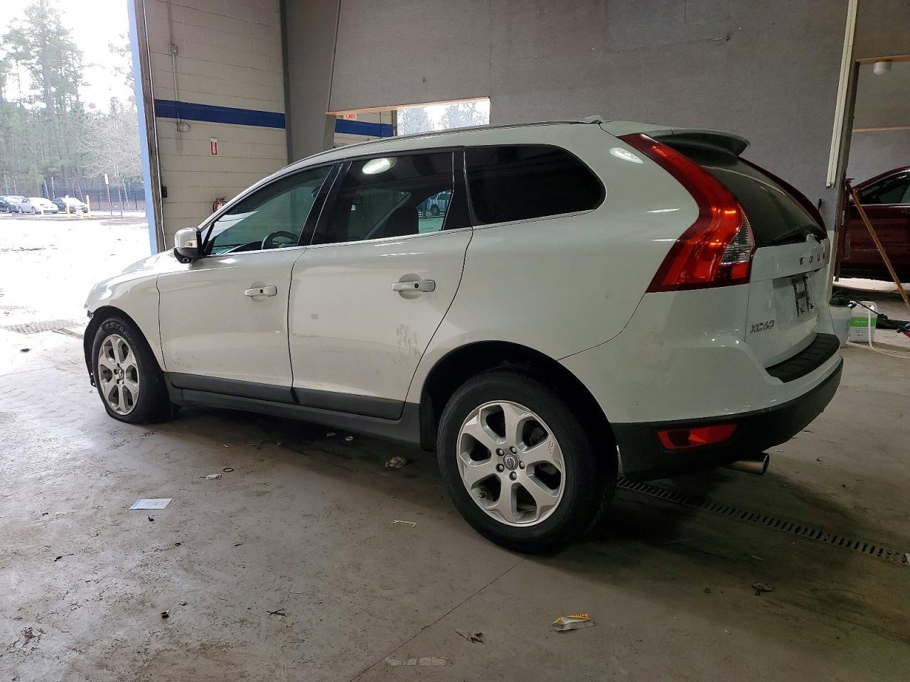 2013 Volvo Xc60 3.2 - Image 2