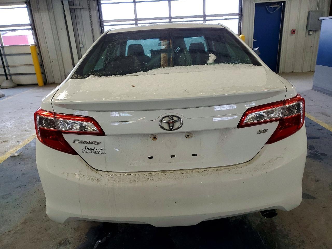 2013 Toyota Camry L - Фото 6