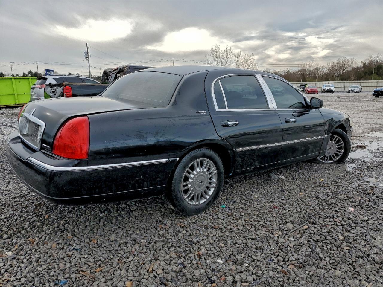 2008 Lincoln Town Car Signature Limited - Фото 3