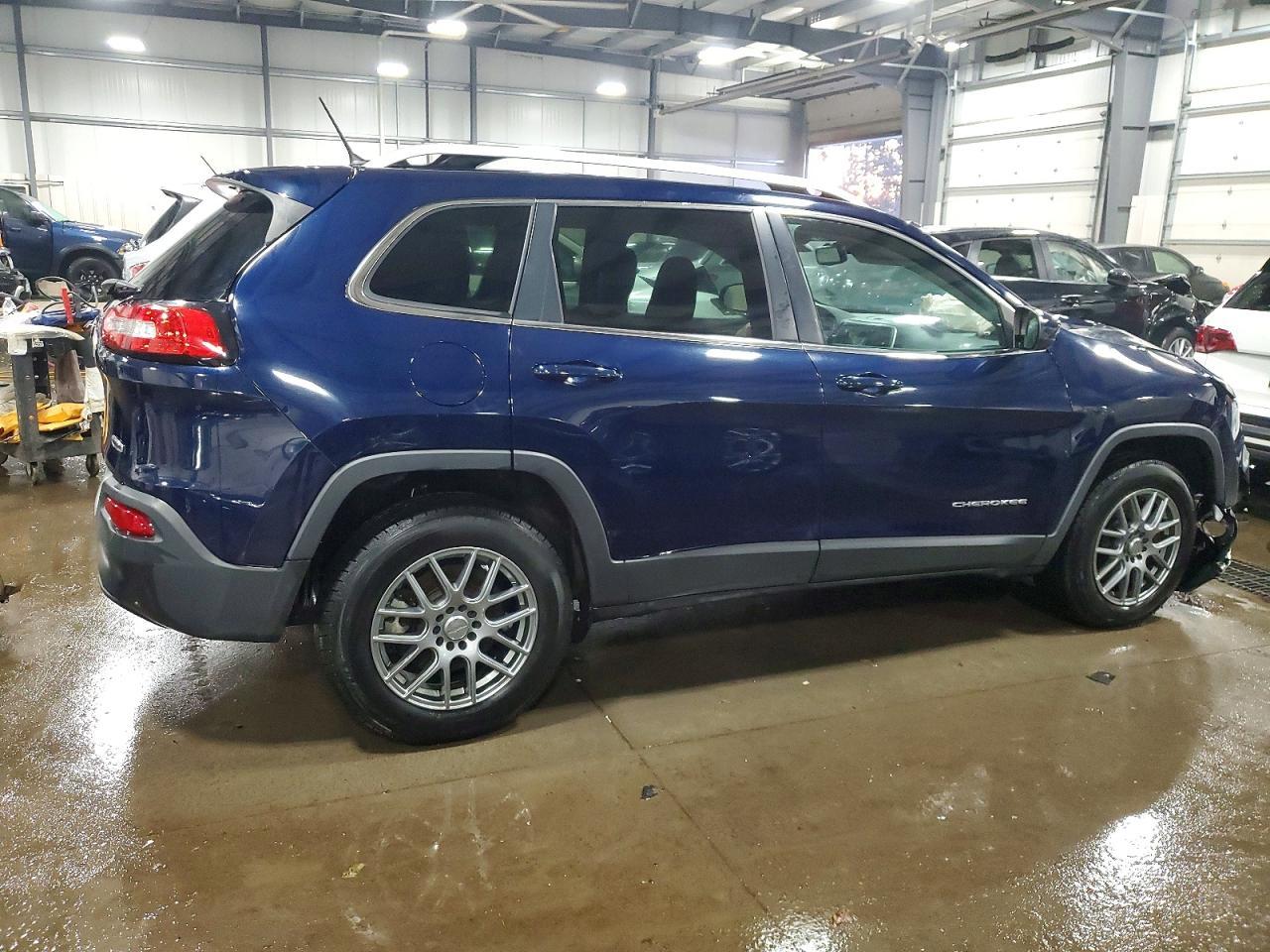 2016 Jeep Cherokee Latitude - Фото 3